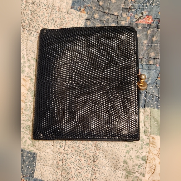 SOLD! Salvatore Ferragamo Black leather Tri-fold wallet. - Picture 2 of 15